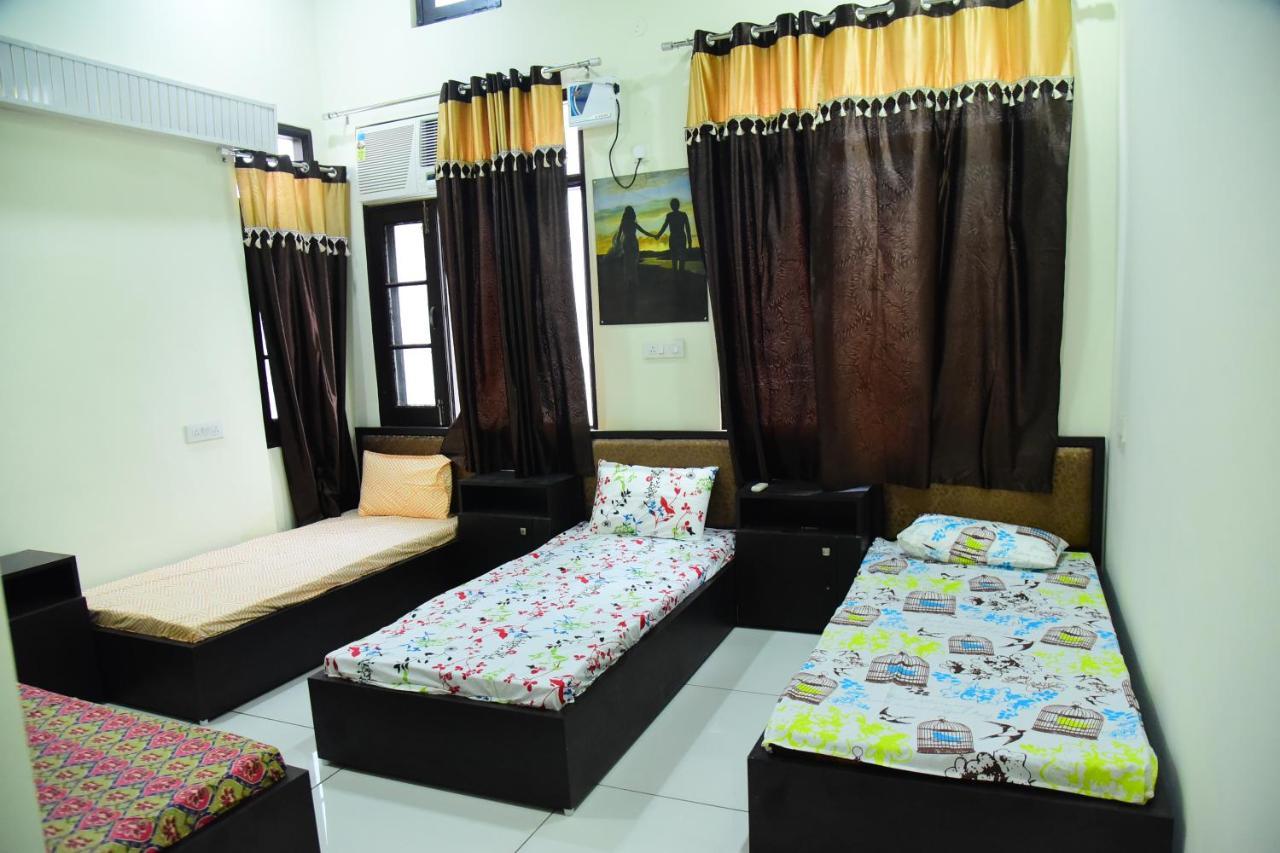 Hostel Nutz Backpackers Amritsar Exterior foto