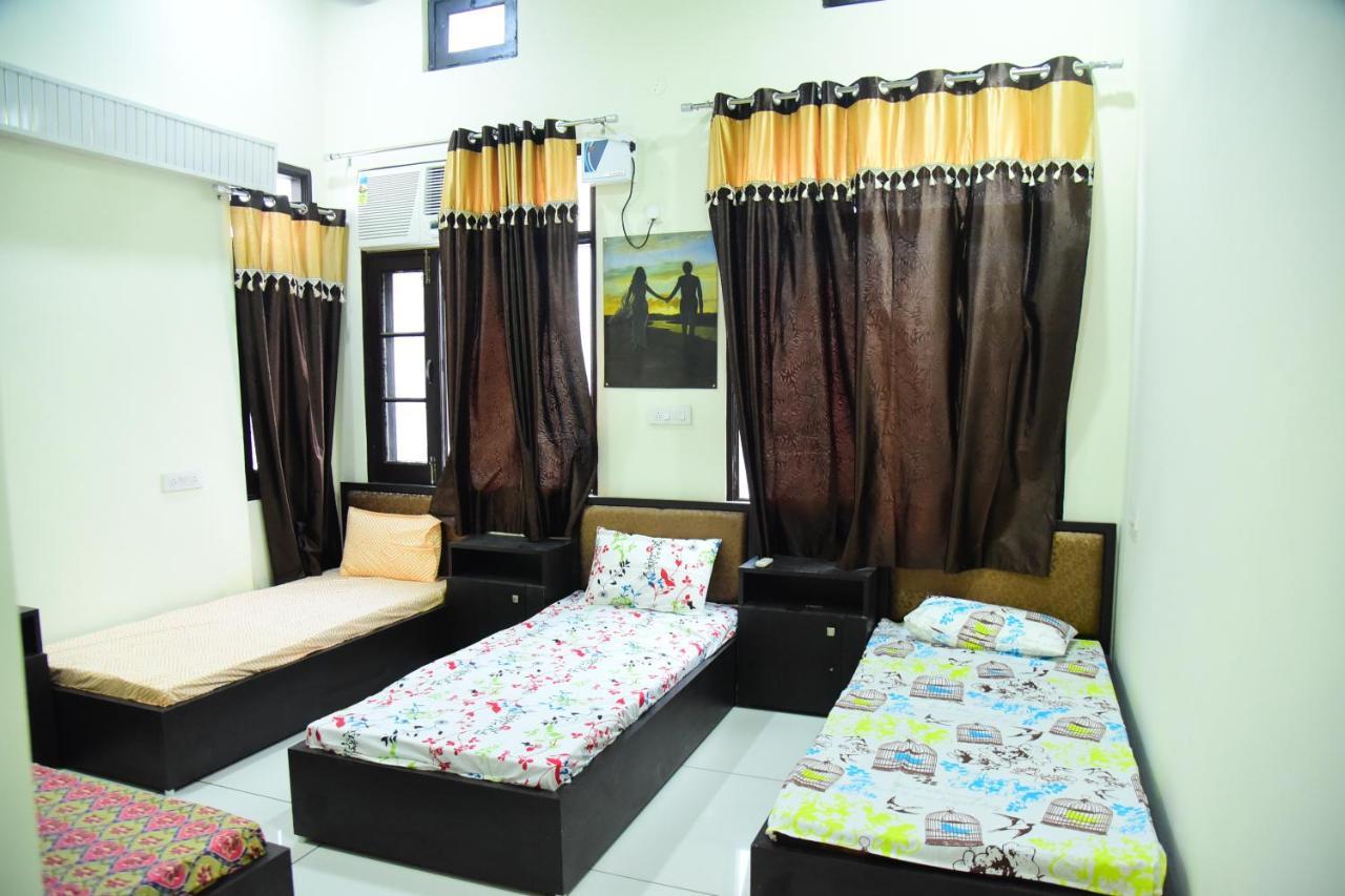 Hostel Nutz Backpackers Amritsar Exterior foto