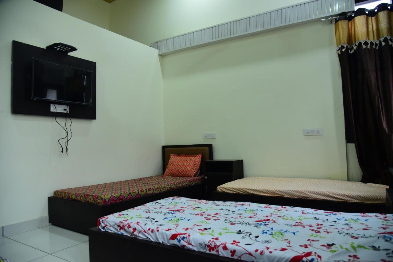 Hostel Nutz Backpackers Amritsar Exterior foto