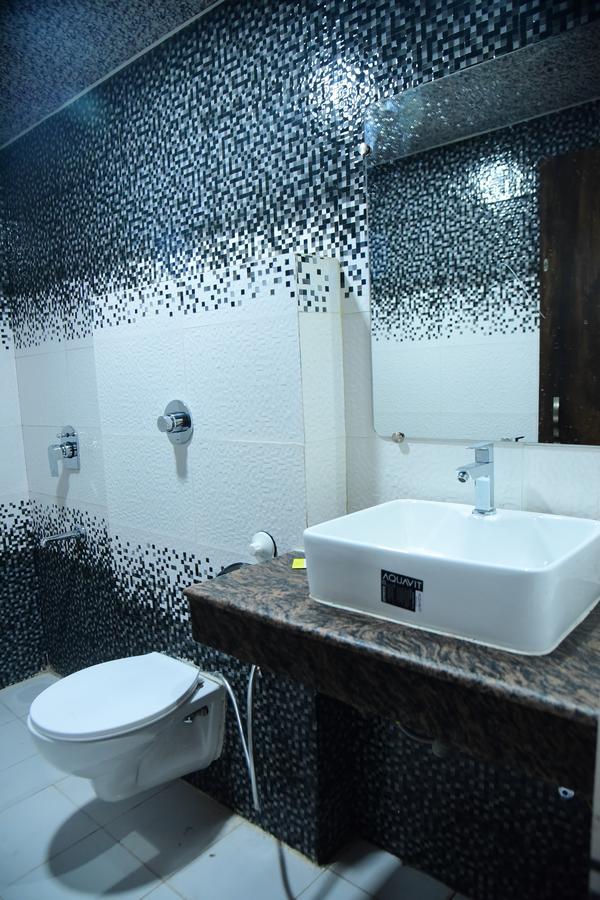 Hostel Nutz Backpackers Amritsar Exterior foto