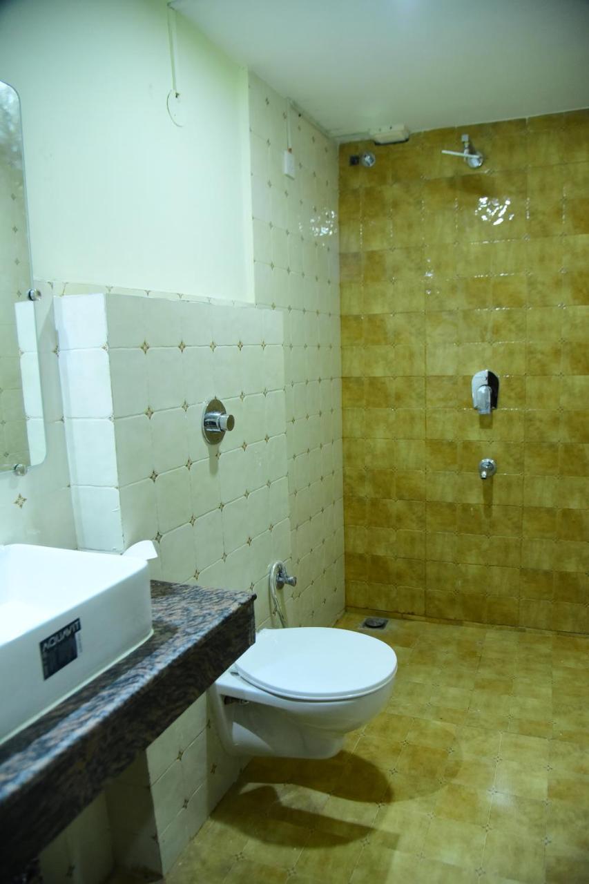 Hostel Nutz Backpackers Amritsar Exterior foto