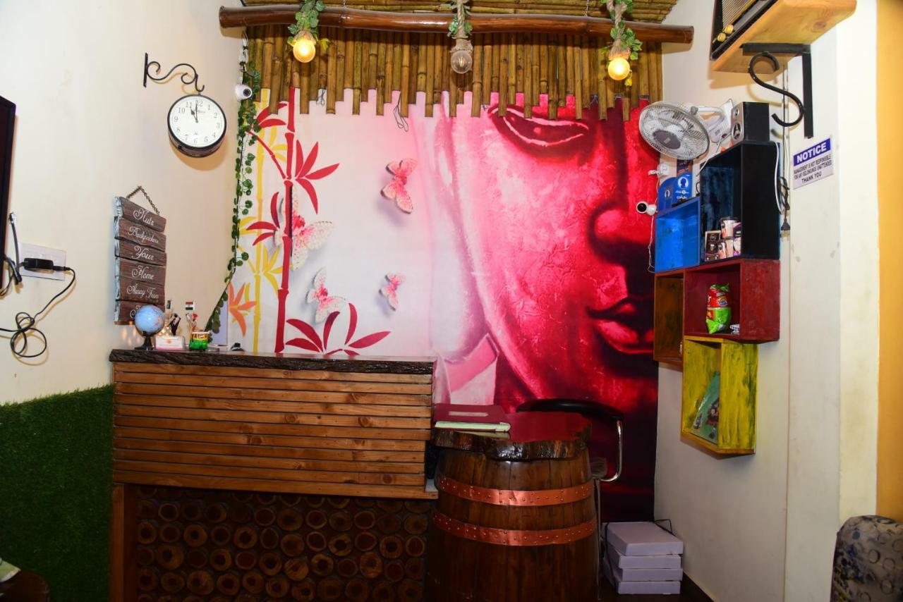 Hostel Nutz Backpackers Amritsar Exterior foto