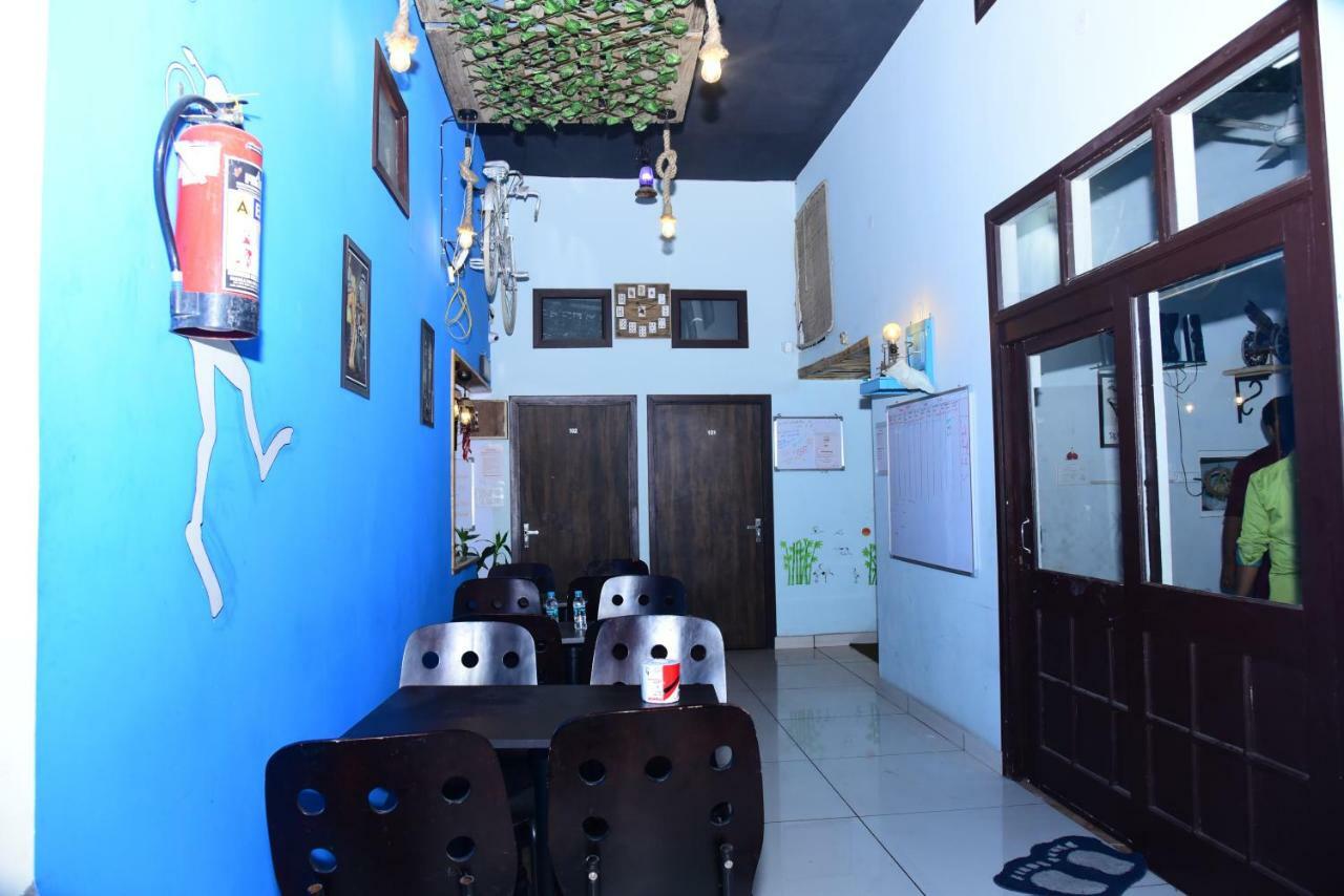Hostel Nutz Backpackers Amritsar Exterior foto